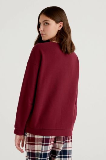 Women's solid color crewneck sweater