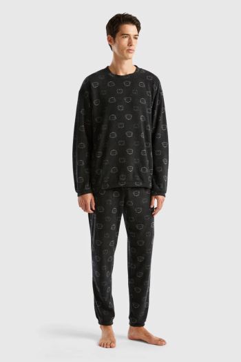 Fleece pajamas with men's mascot print