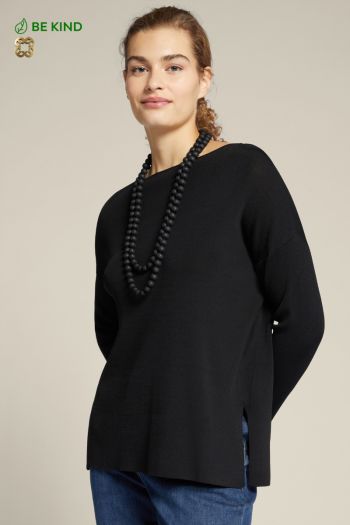  Women's viscose sweater with necklace