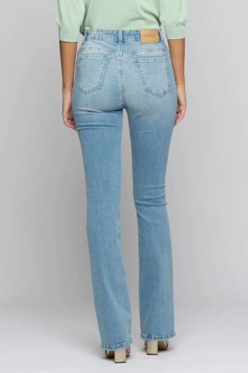 Straight jeans with used effect for women