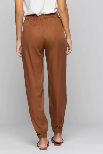 Trousers with waist and bottom for women